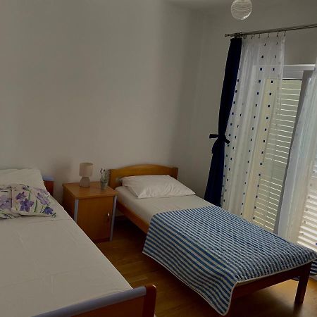 特罗吉尔Apartman Nives公寓 外观 照片